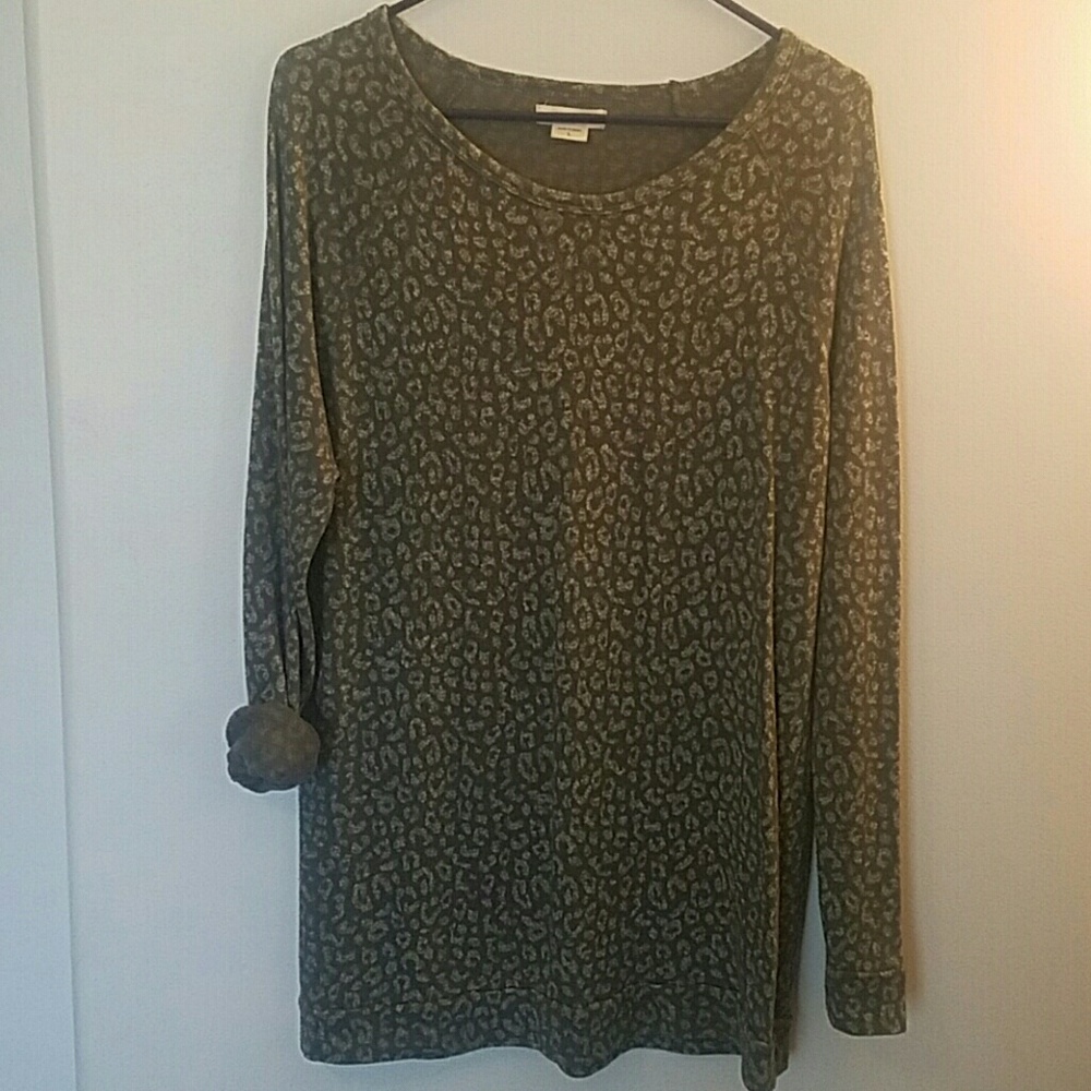 Obey long sleeve cheetah thermal